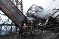 Очевидцы утверждают, что в результате обстрела пожаром охвачены все надземные постройки шахты «Луганская»